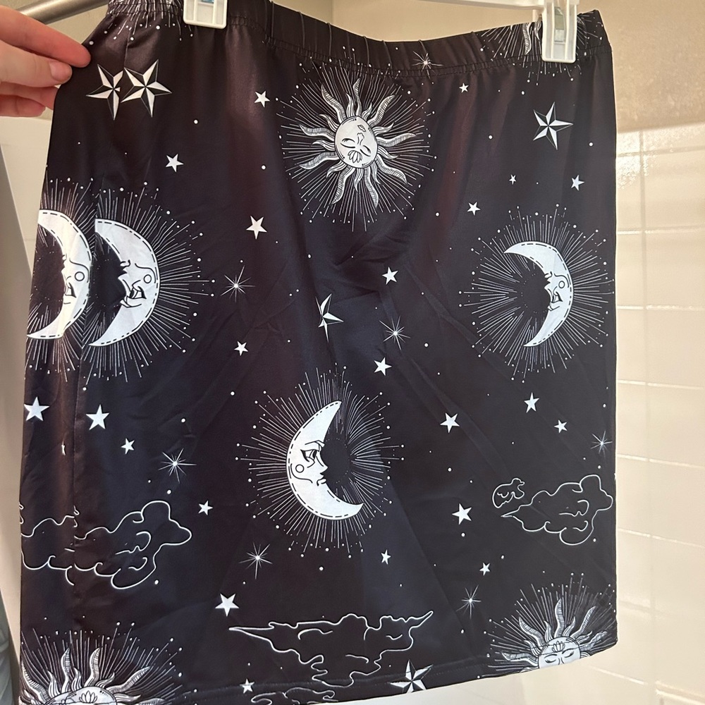 Galaxy printed skirt